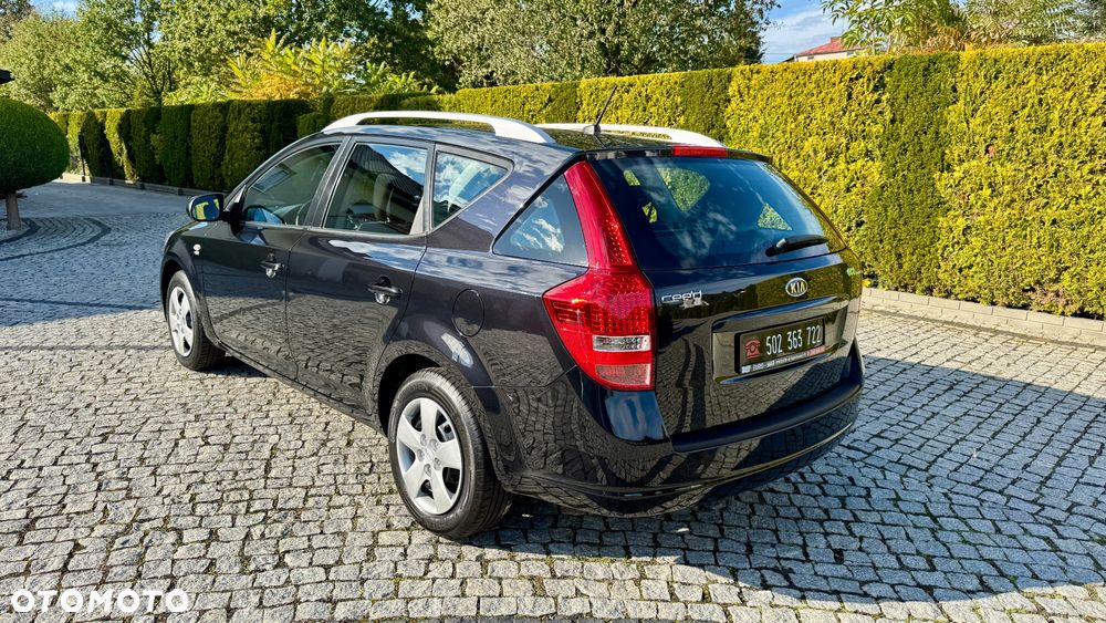 Kia Ceed - 16