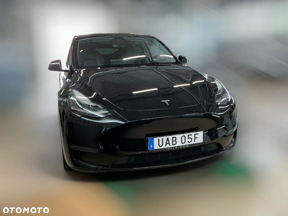 Tesla Model Y Long Range Dual Motor AWD - 3