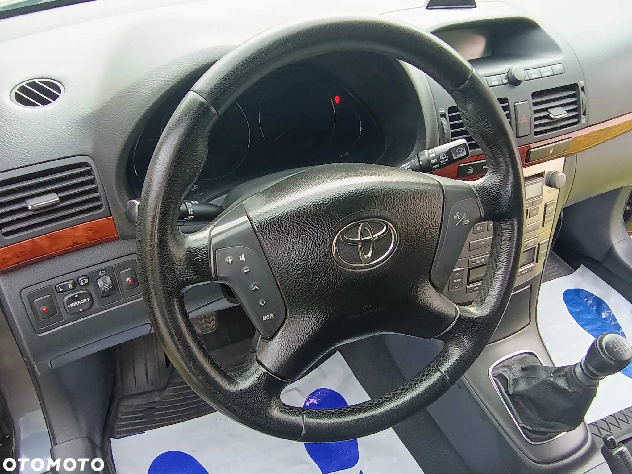 Toyota Avensis - 4