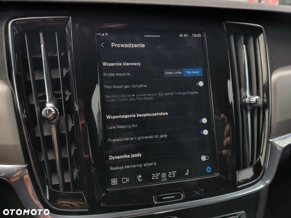 Volvo V90 Cross Country - 29