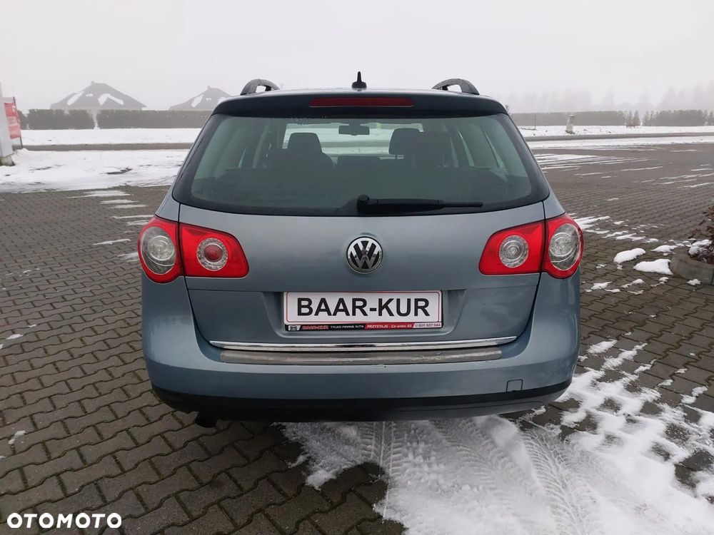 Volkswagen Passat 1.6 Comfortline Family - 8