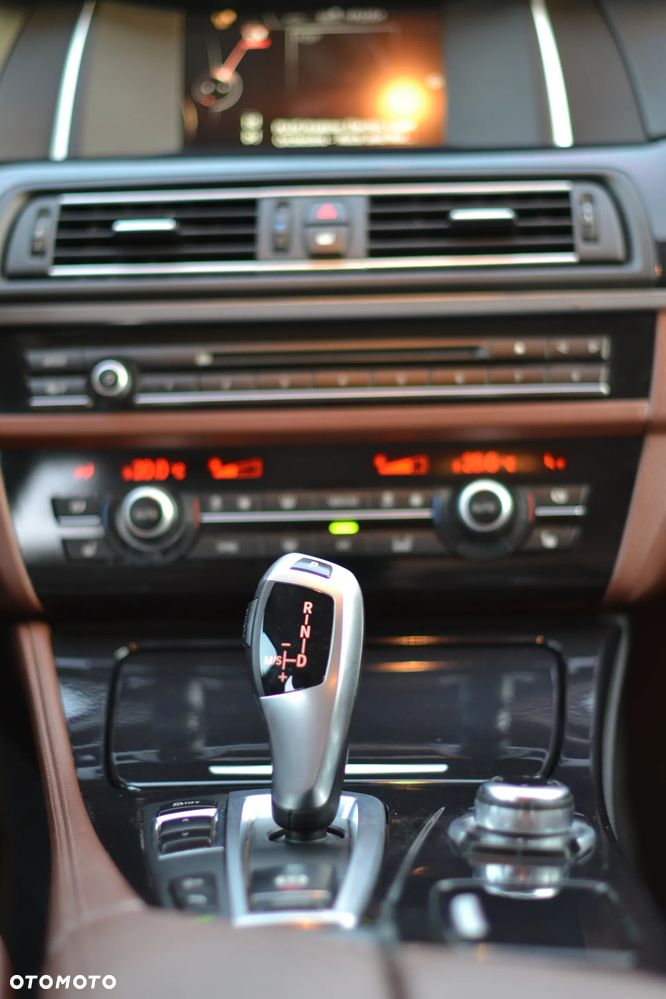 BMW Seria 5 520d xDrive Luxury Line - 15