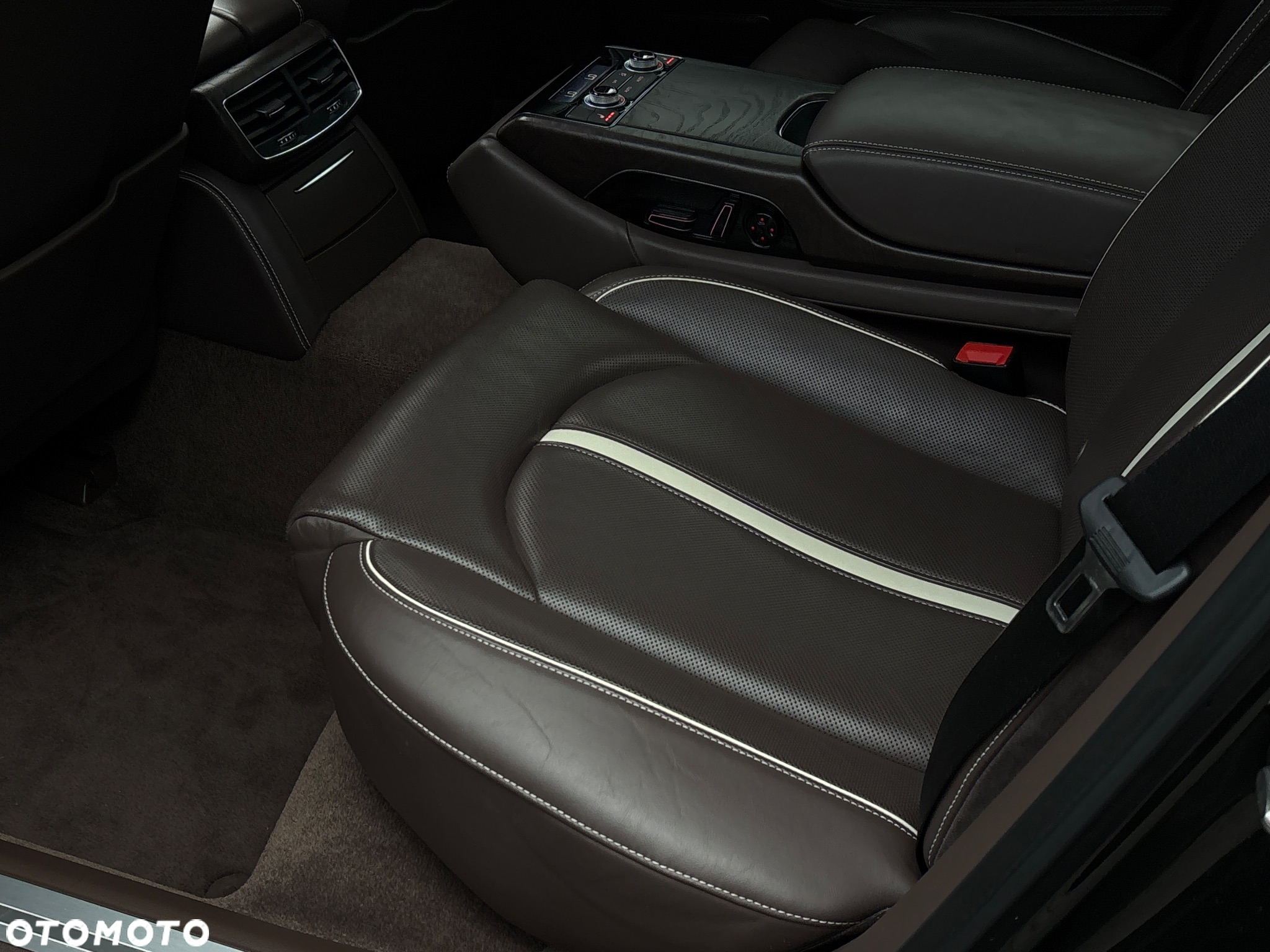 Audi A8 4.2 TDI L Quattro - 33