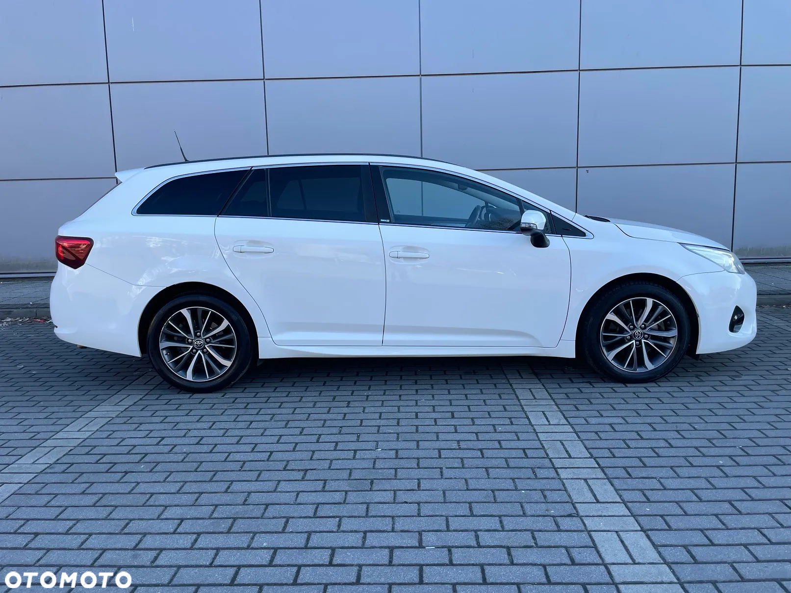 Toyota Avensis 2.0 D-4D Prestige - 6