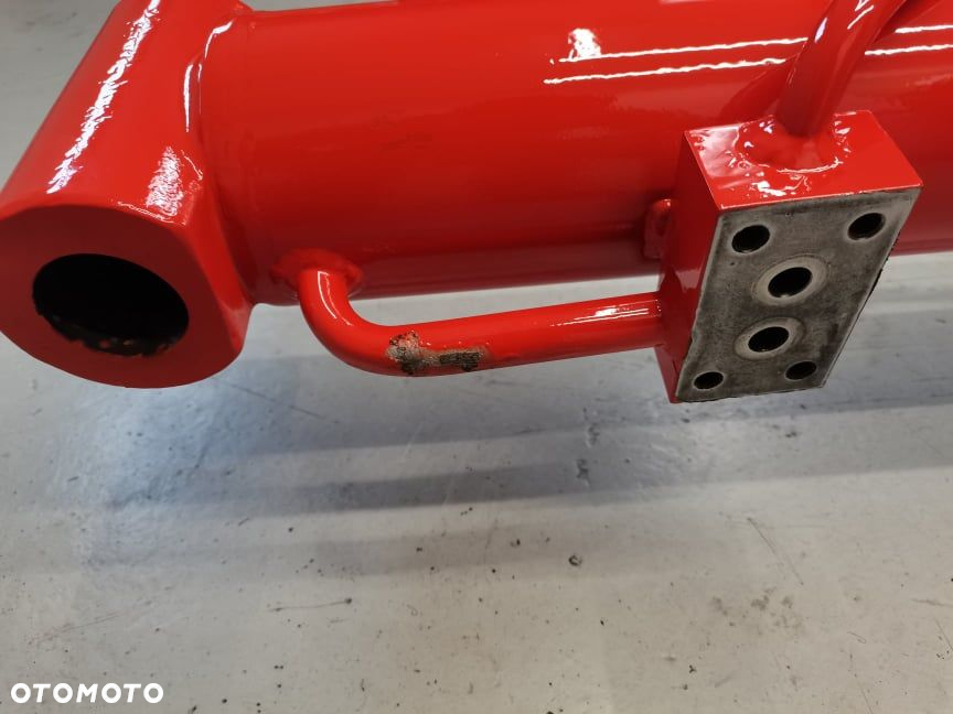 Siłownik wysuwu teleskopu Manitou MT 932 - 8