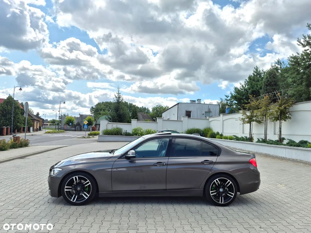 BMW Seria 3 320d Efficient Dynamic Edition Luxury Line - 2