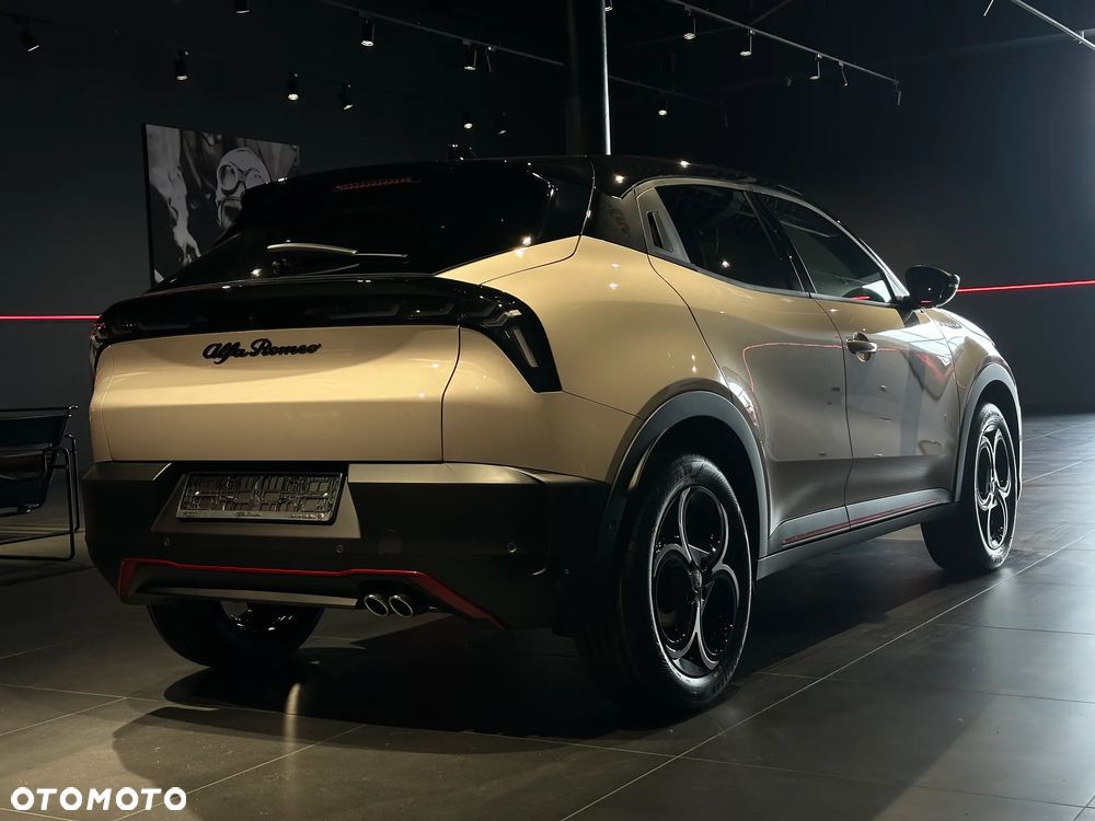 Alfa Romeo Junior 1.2 mHEV Ti eDCT - 5