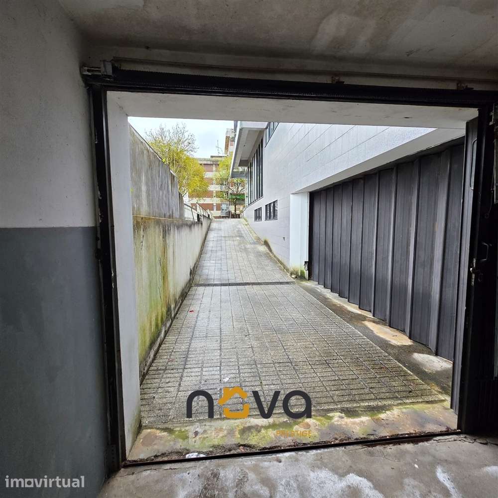 Garagem Fechada, Maia - Grande imagem: 4/24