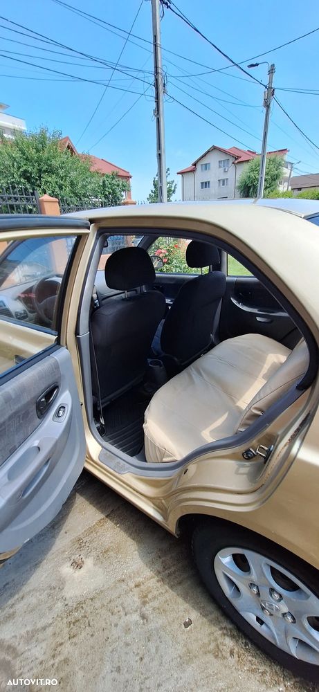 Hyundai Accent - 6
