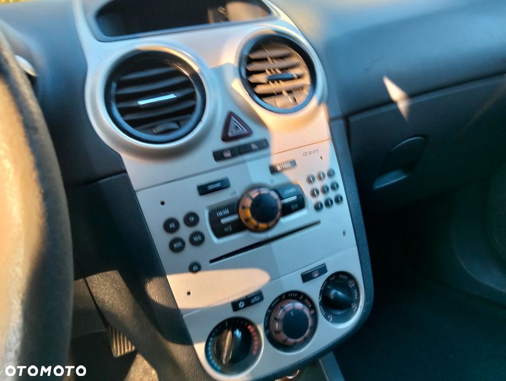 Opel Corsa - 10