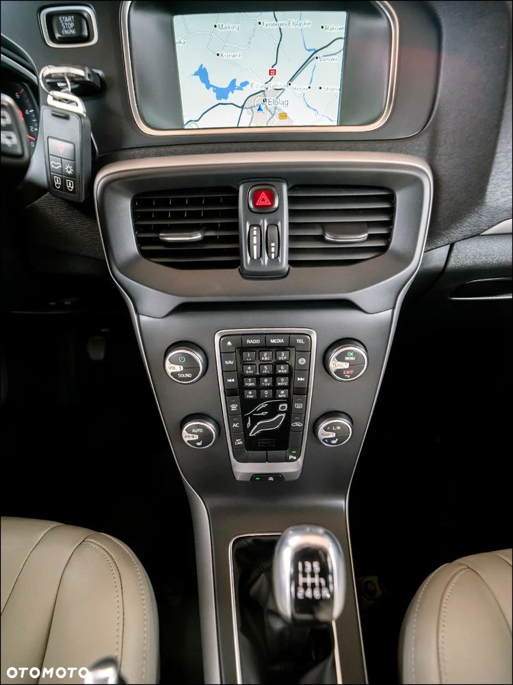 Volvo V40 - 22