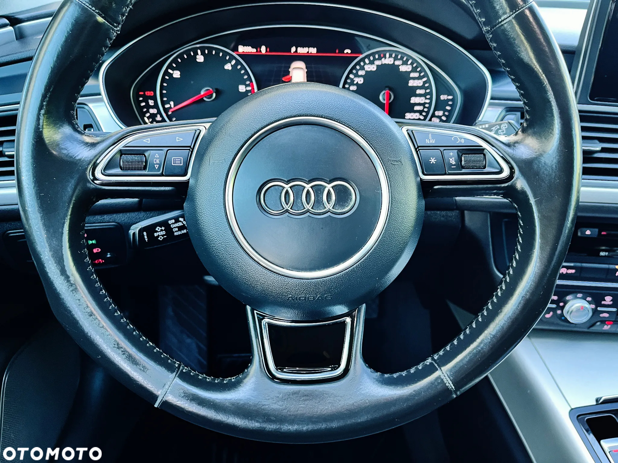 Audi A6 Avant 2.0 TDI Ultra S tronic - 25