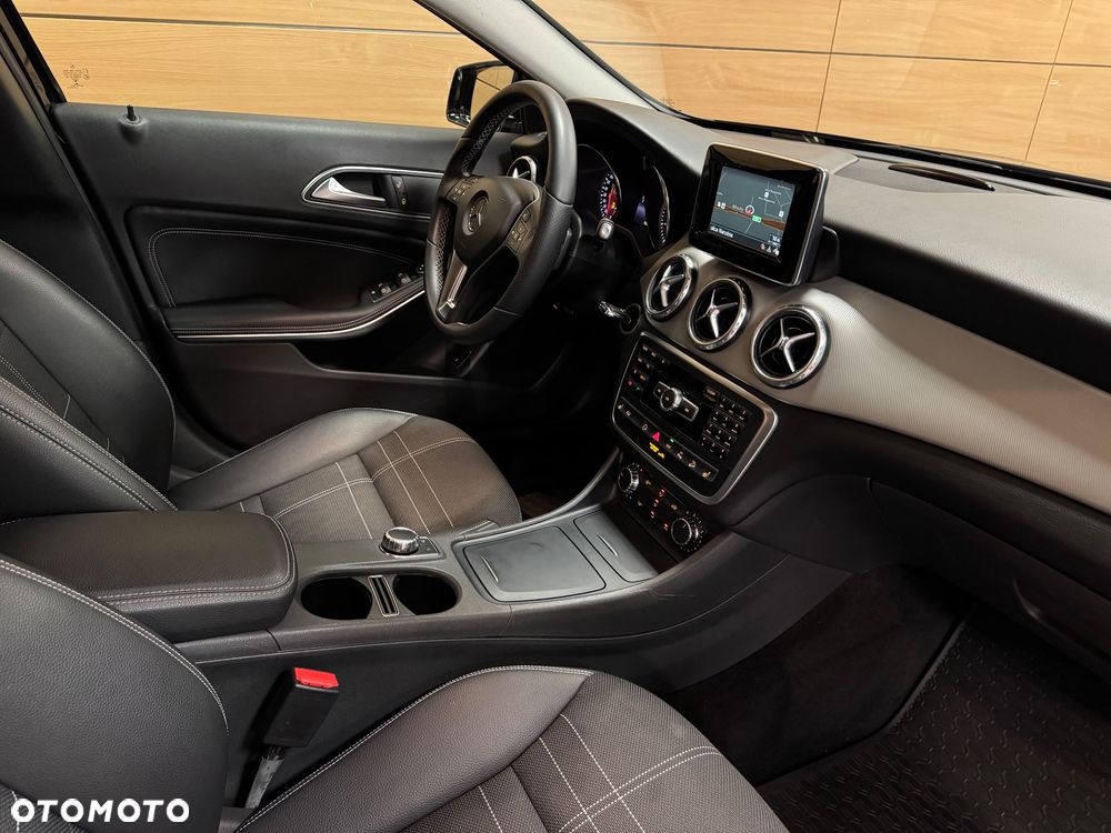 Mercedes-Benz GLA 250 4-Matic - 9