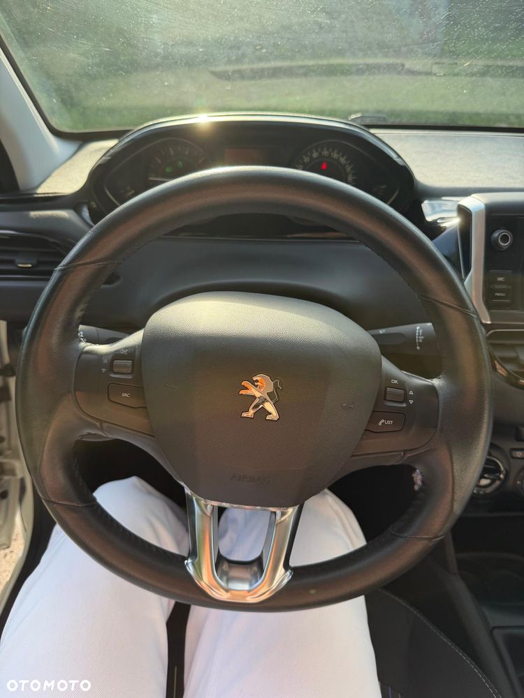 Peugeot 208 1.2 PureTech GPF Signature S&S - 18
