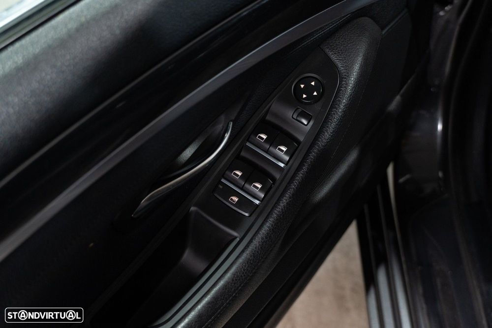 BMW 520 d Line Luxury - 39