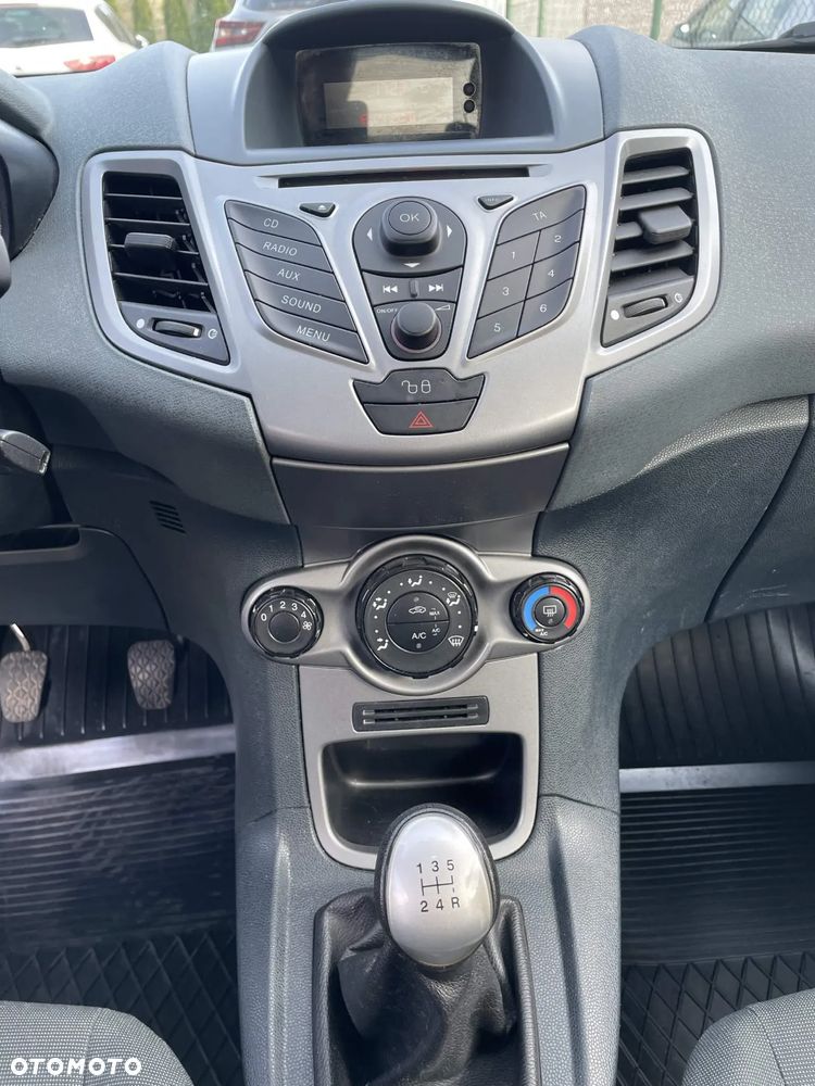 Ford Fiesta 1.4 Titanium - 9