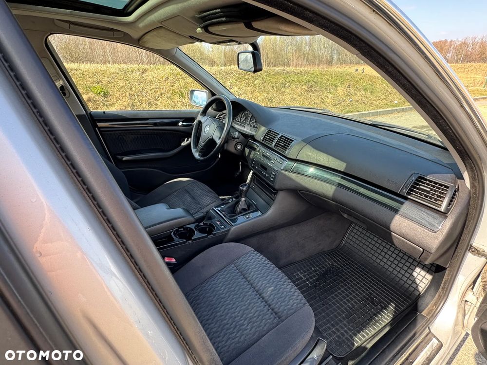 BMW Seria 3 323i - 10