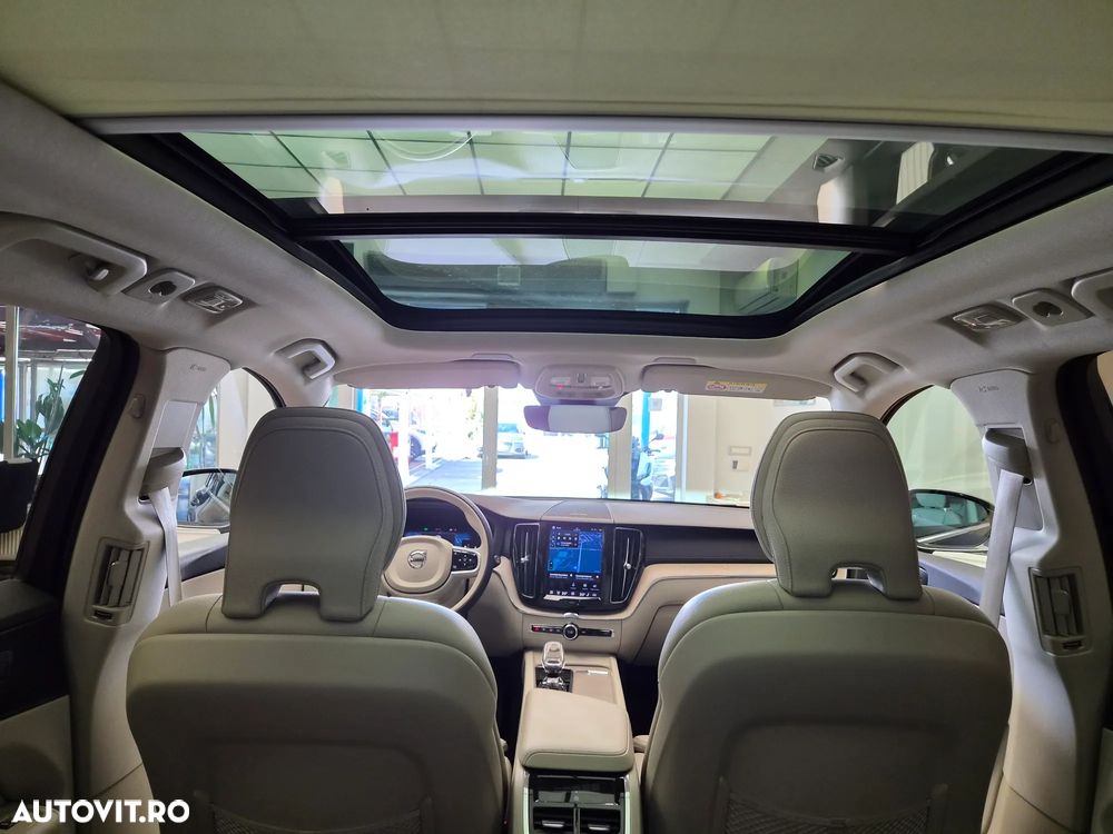 Volvo XC 60 B4 MHEV AT8 AWD Inscription - 28
