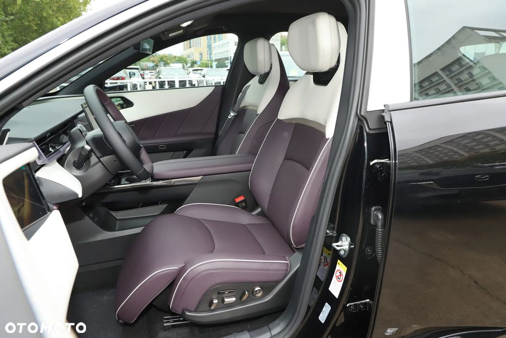 Mazda EZ-60 - 14