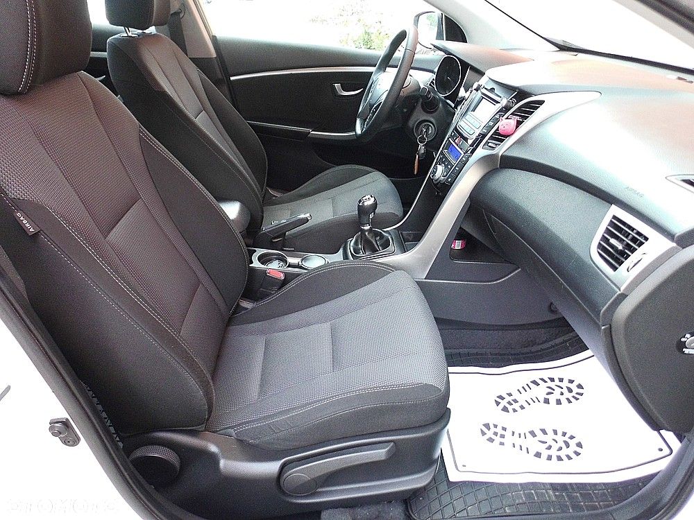 Hyundai i30 1.6 CRDi Fifa World Cup Edition - 4