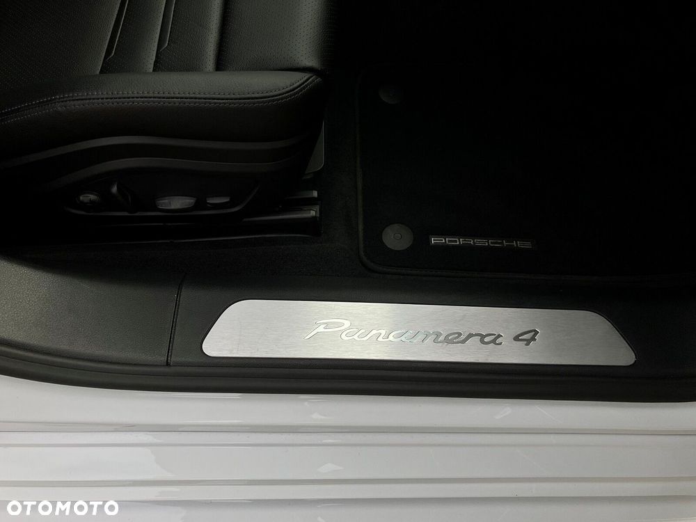 Porsche Panamera - 19