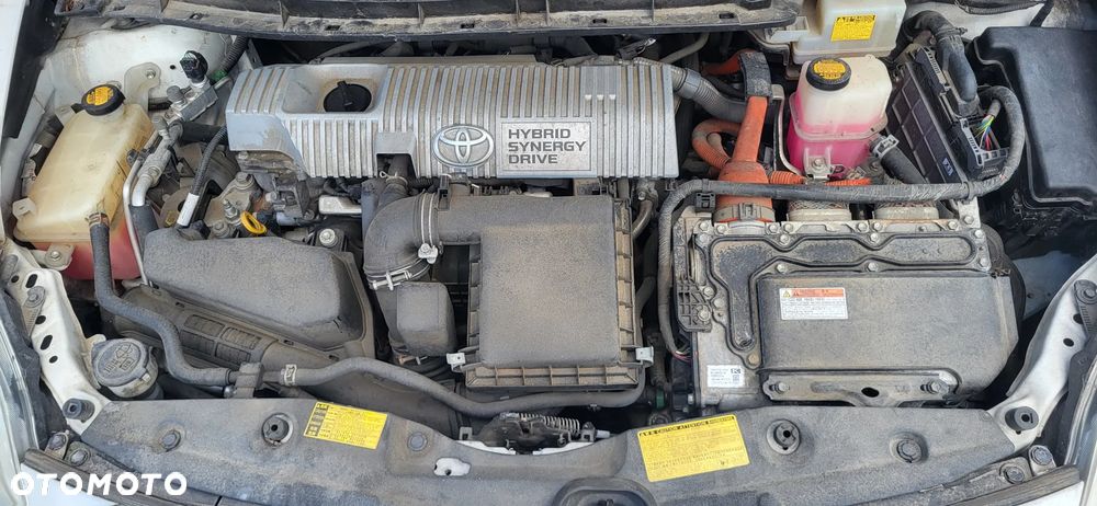 Toyota Prius (Hybrid) Executive - 8