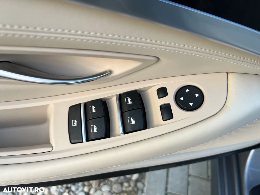 BMW Seria 5 520d Aut. Luxury Line - 12
