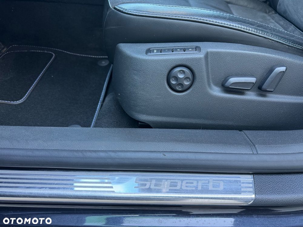 Skoda Superb 1.6 TDI Active Greenline - 16