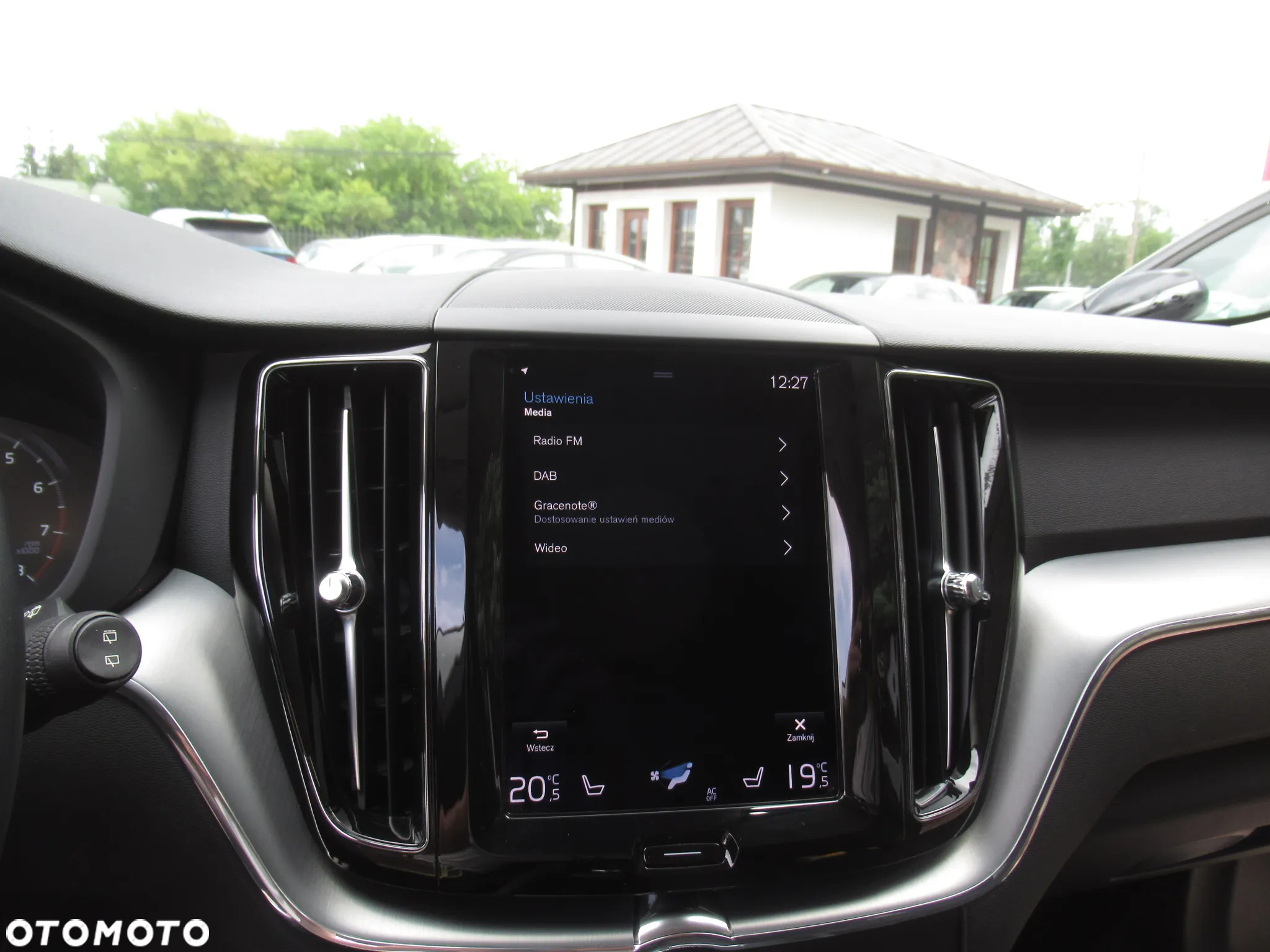 Volvo XC 60 B4 B Momentum - 28