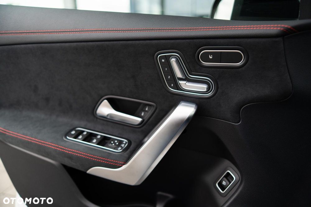 Mercedes-Benz CLA - 8