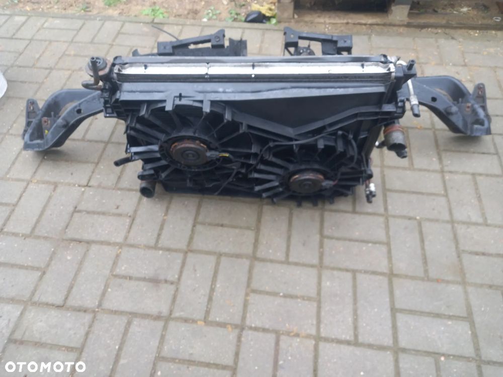 CHRYSLER 300C PAS PRZEDNI Z CHŁODNICAMI 2,7 6V - 5