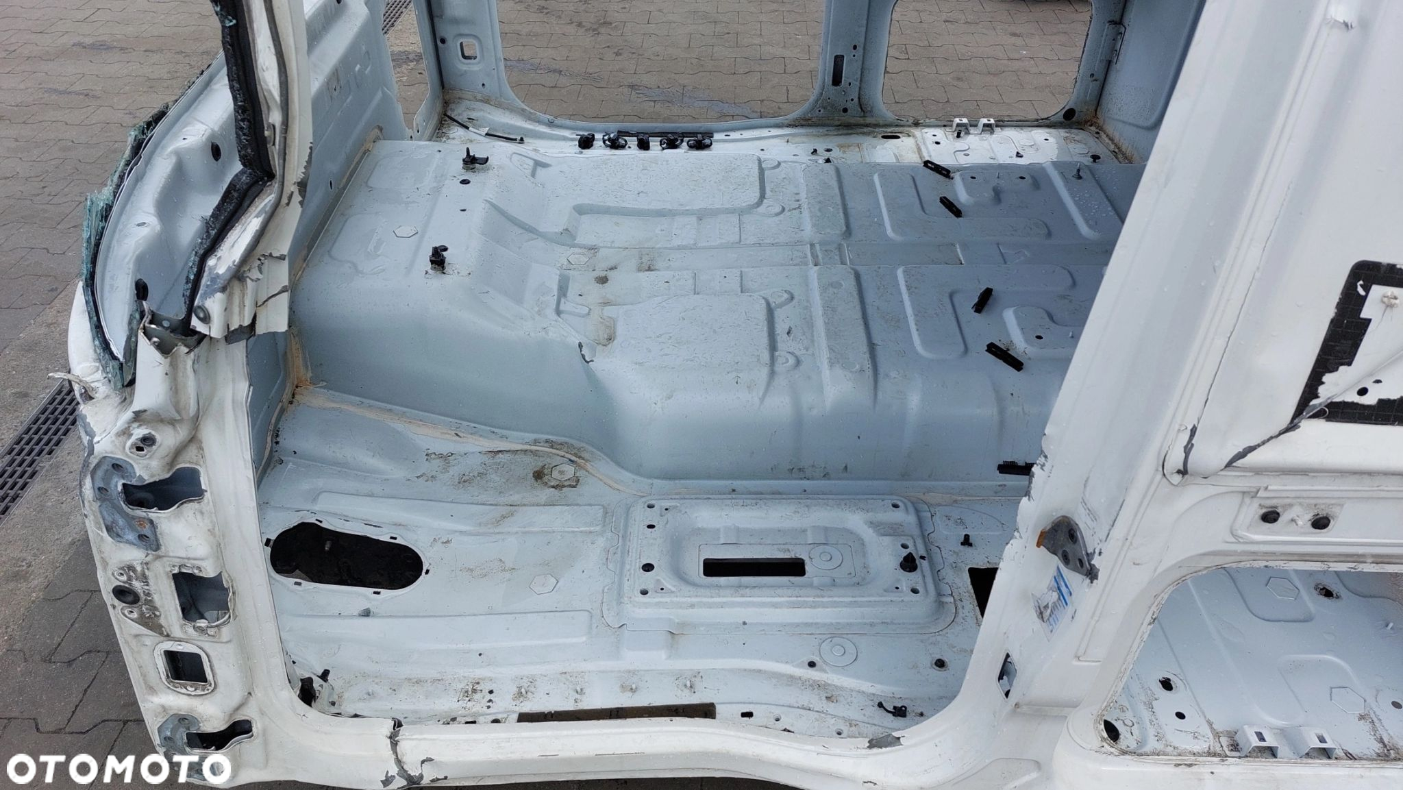 RENAULT GAMA T RANGE 460 DTI ELEMENT KABINY USZKODZONA - 6