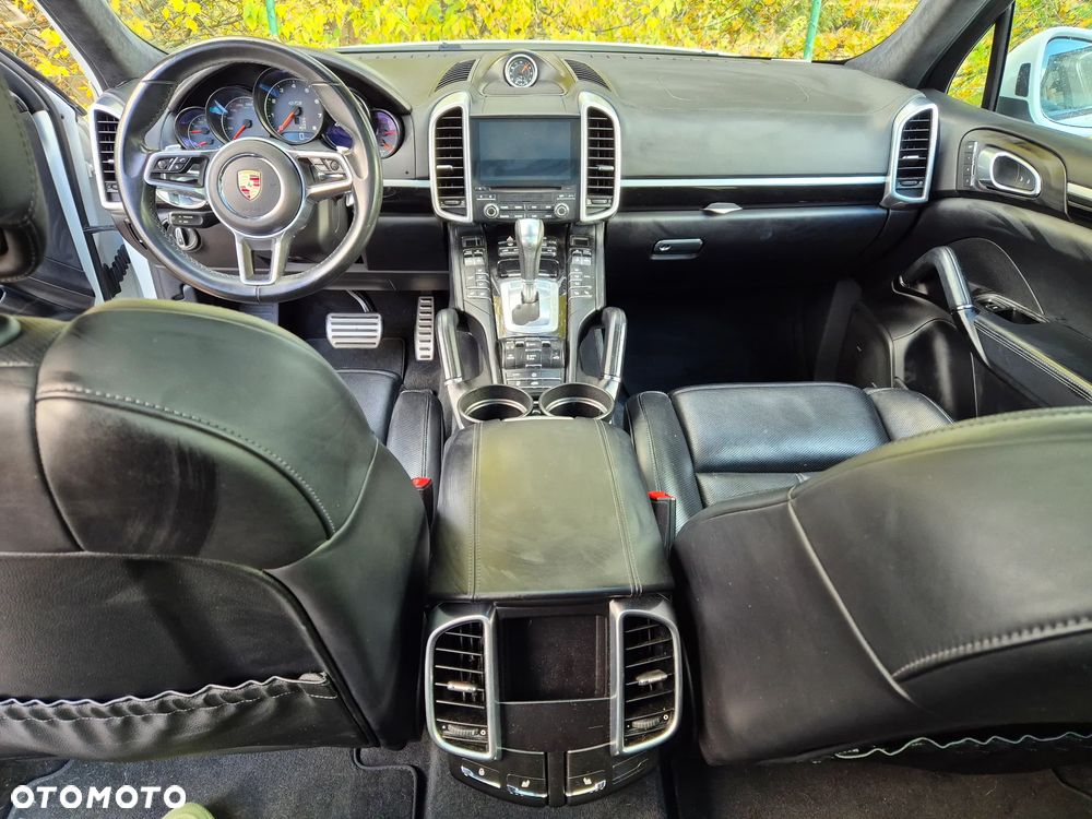 Porsche Cayenne - 14