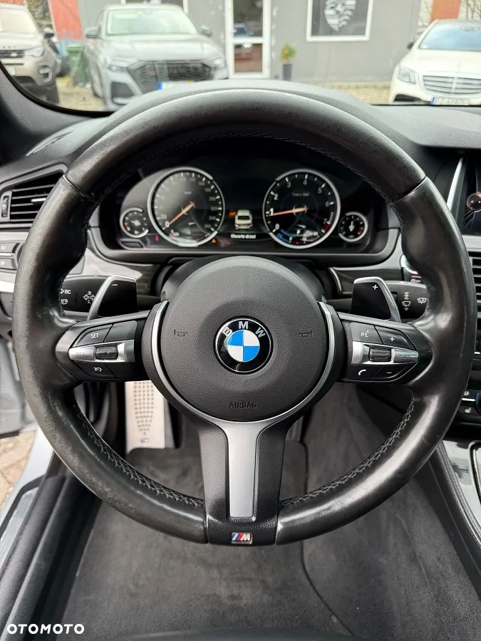 BMW Seria 5 528i xDrive - 23
