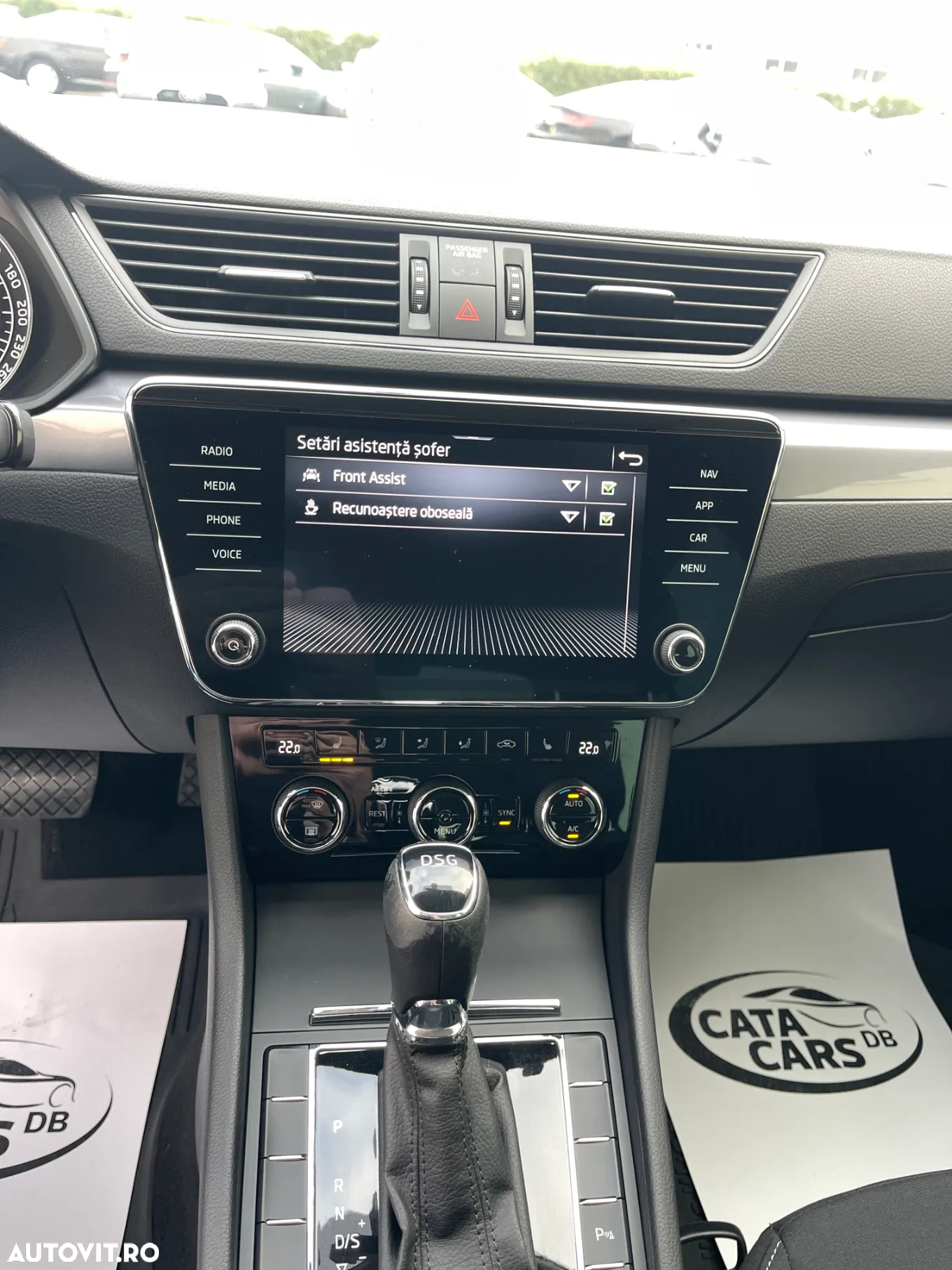 Skoda Superb 2.0 TDI DSG Ambition - 35