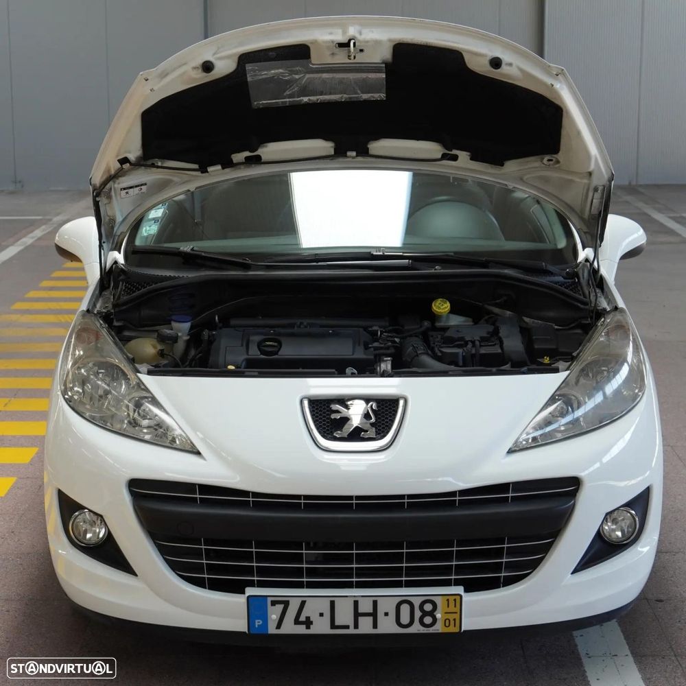 Peugeot 207 CC 1.6 SE 200 Anos - 41