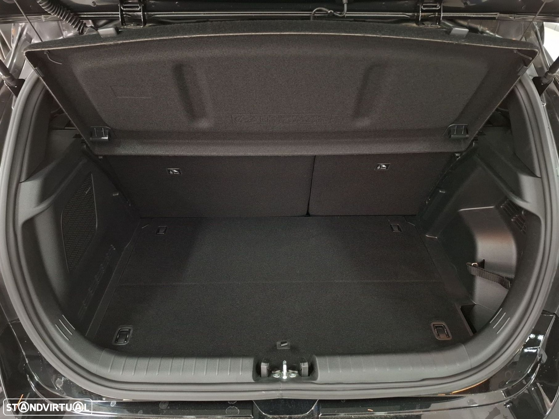 Hyundai i20 N 1.6 T-GDi Performance Pack - 23