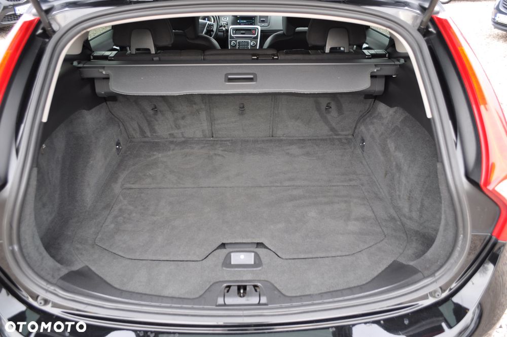 Volvo V60 D4 Geartronic Momentum - 35