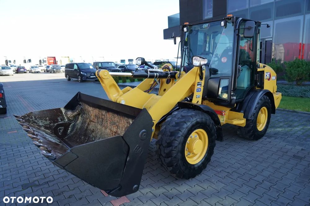 Caterpillar 906M / ŁADOWARKA KOŁOWA / 2020 ROK / ŁYŻKA SZCZĘKOWA / - 14