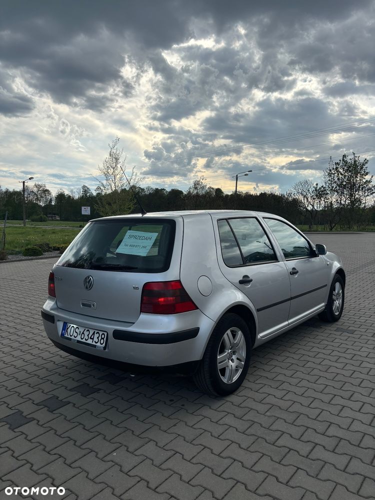 Volkswagen Golf - 5