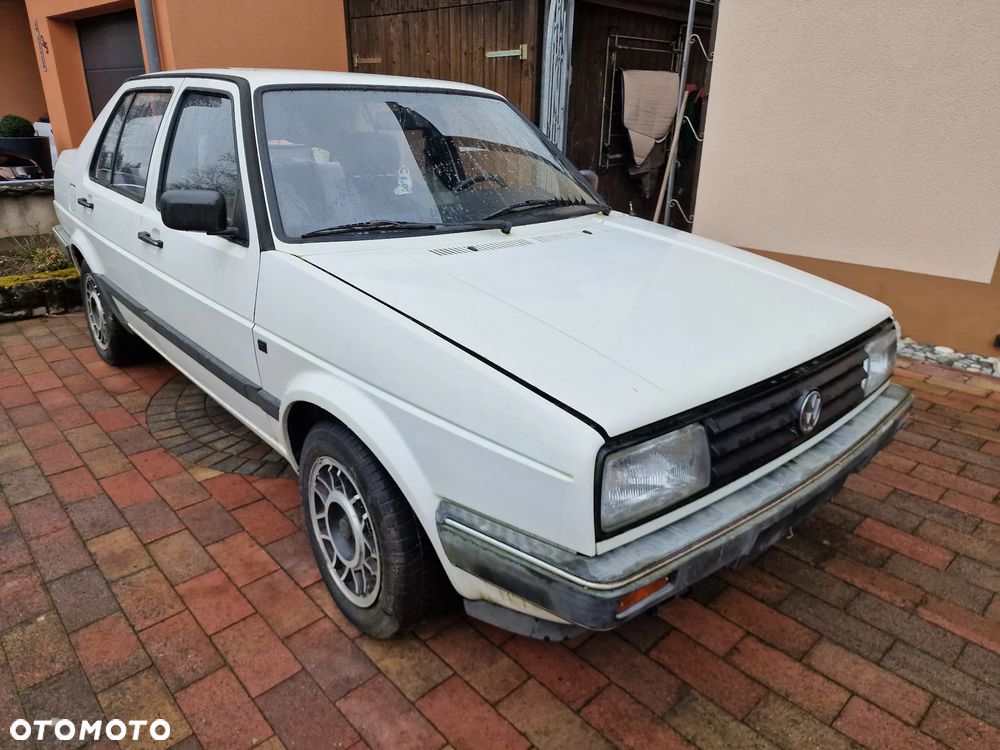 Volkswagen Jetta - 3