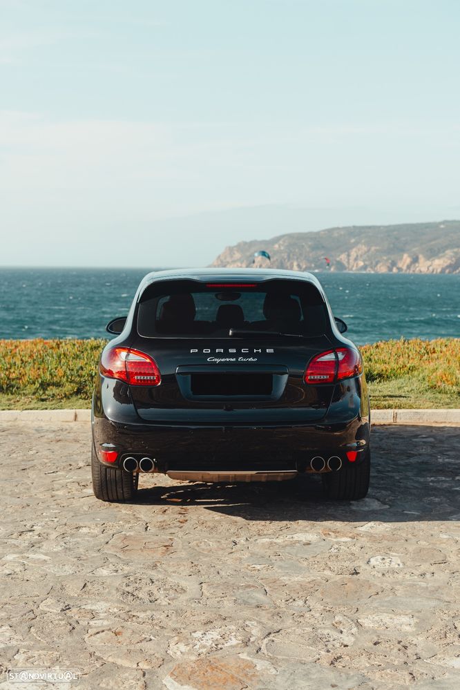 Porsche Cayenne Turbo - 11