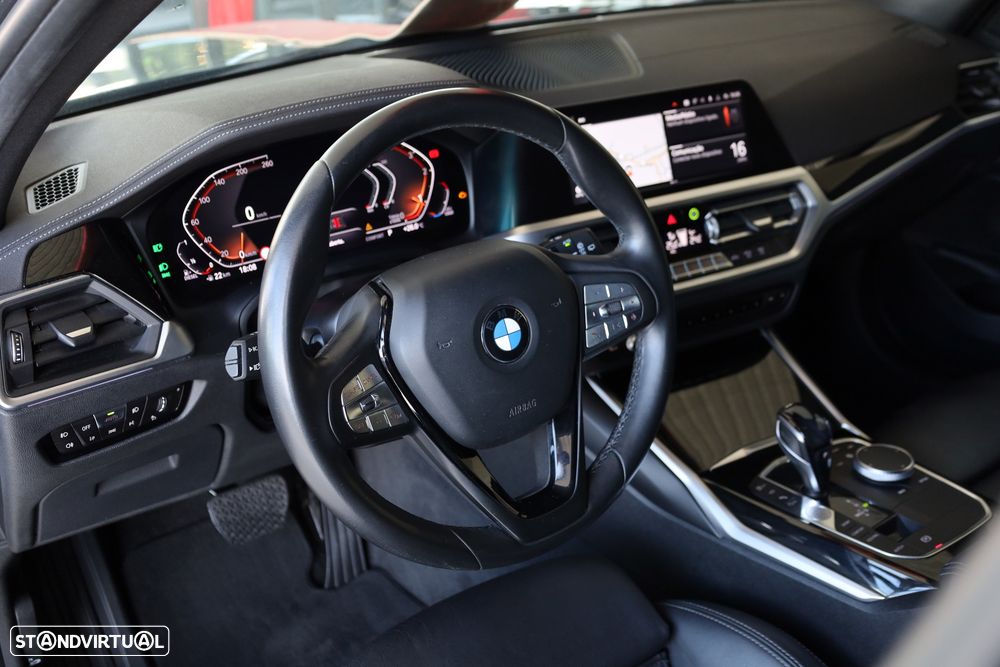 BMW 320 d Ultimate Auto - 9