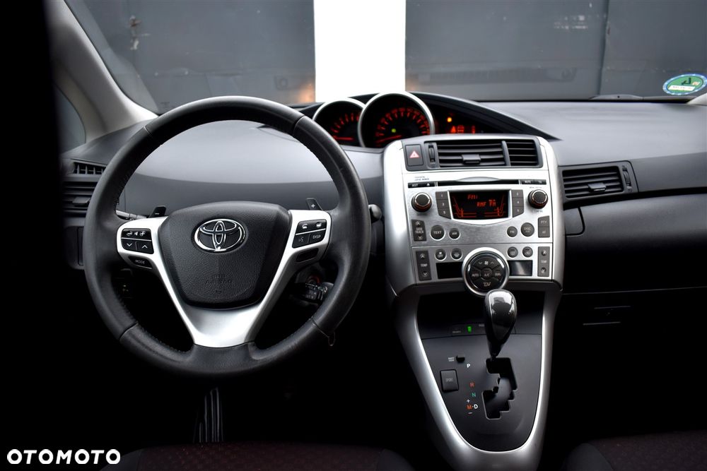 Toyota Verso 1.8 Multidrive Edition - 23