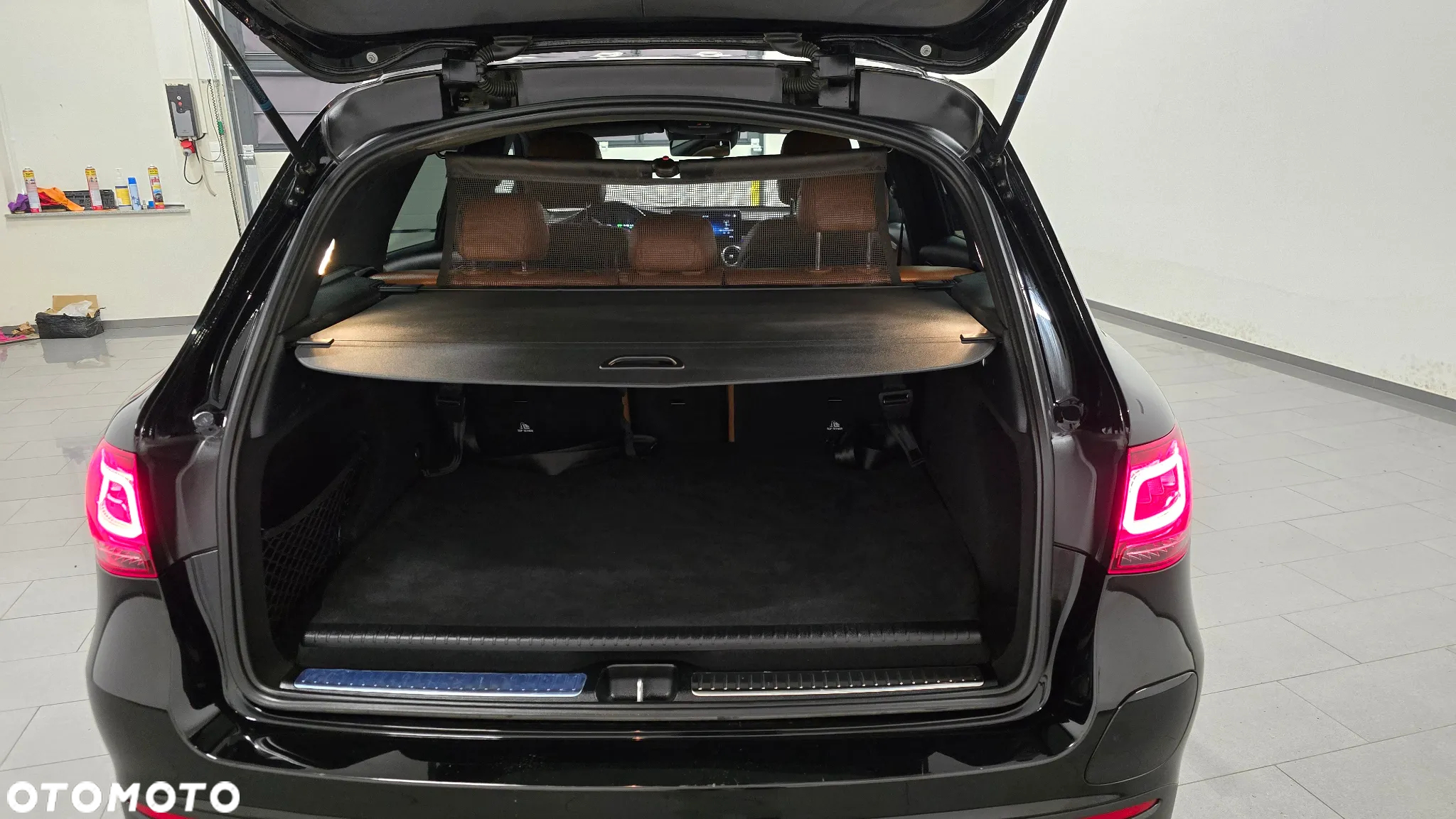 Mercedes-Benz GLC 300 e 4Matic 9G-TRONIC Edition AMG Line - 9