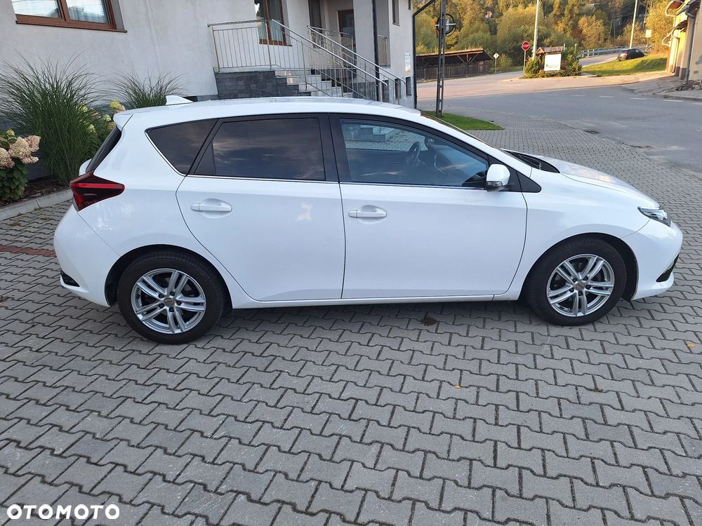 Toyota Auris - 24