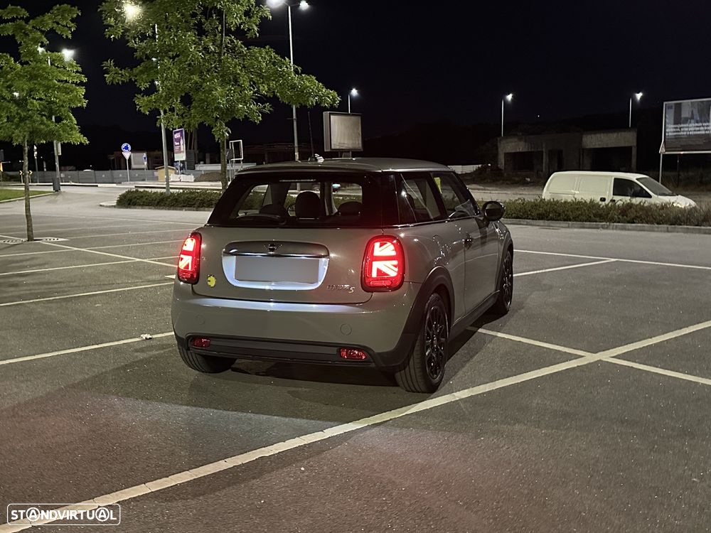 MINI 3 Portas Cooper SE L - 11