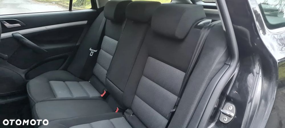 Skoda Octavia 1.6 Combi - 15