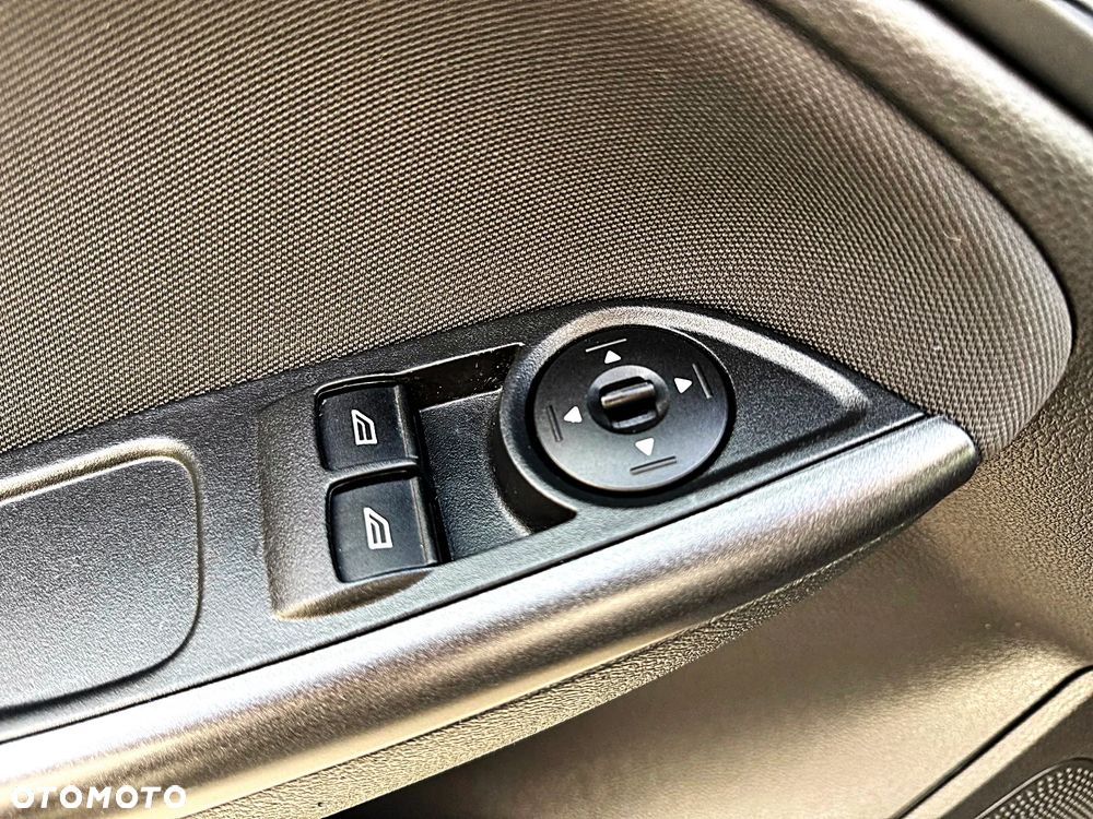 Ford Focus 1.6 TDCi DPF Start-Stopp-System Titanium - 25
