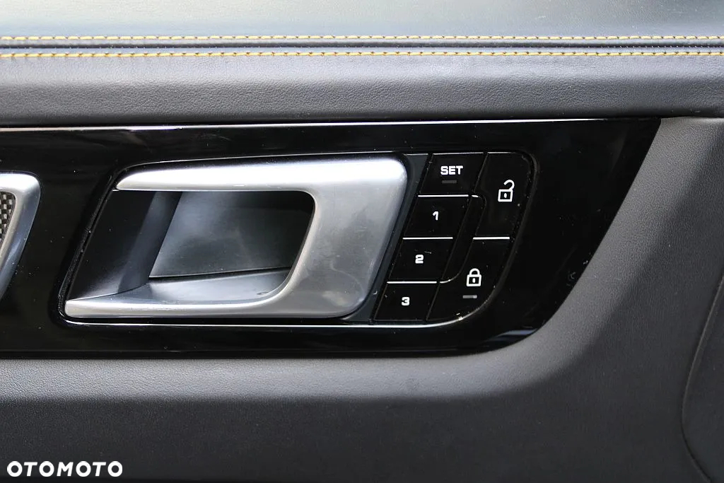 Porsche Cayenne Standard - 15